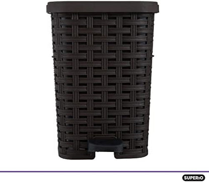 Superio Mini Trash Can with Foot Pedal Small Outdoor Garbage Can with Lid, 1.5 Gallon Plastic Waste Basket for Bathroom, Bedroom, Kitchen, Office, Patio (Wicker Brown 6 QT.), 2 Pack