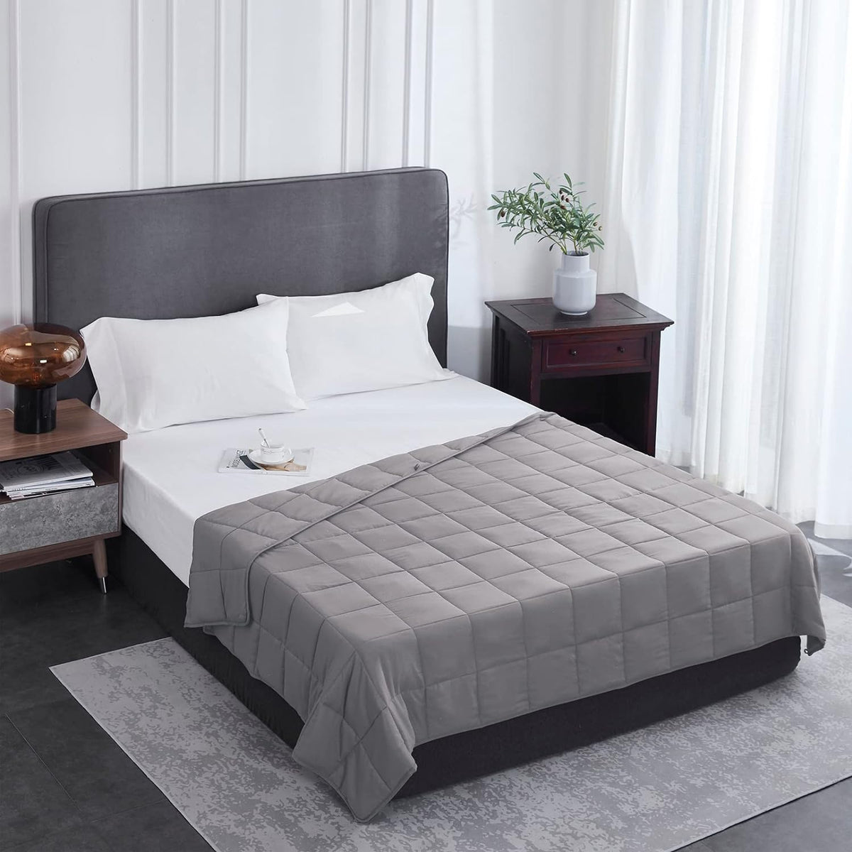 L'AGRATY Weighted Blanket - 48"x72" 20lbs Cooling Breathable Heavy Blanket Microfiber Material with Glass Beads for Adult All-Season Summer Fall Winter Soft Thick Comfort