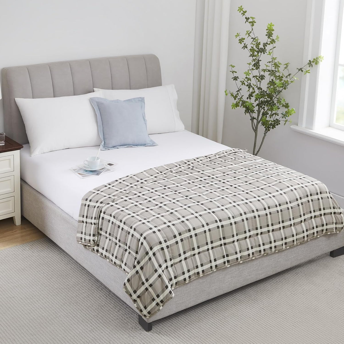 L'AGRATY Weighted Blanket - 60"x80" 20lbs Cooling Breathable Heavy Blanket Microfiber Material with Glass Beads for Adult All-Season Summer Fall Winter Soft Thick Comfort
