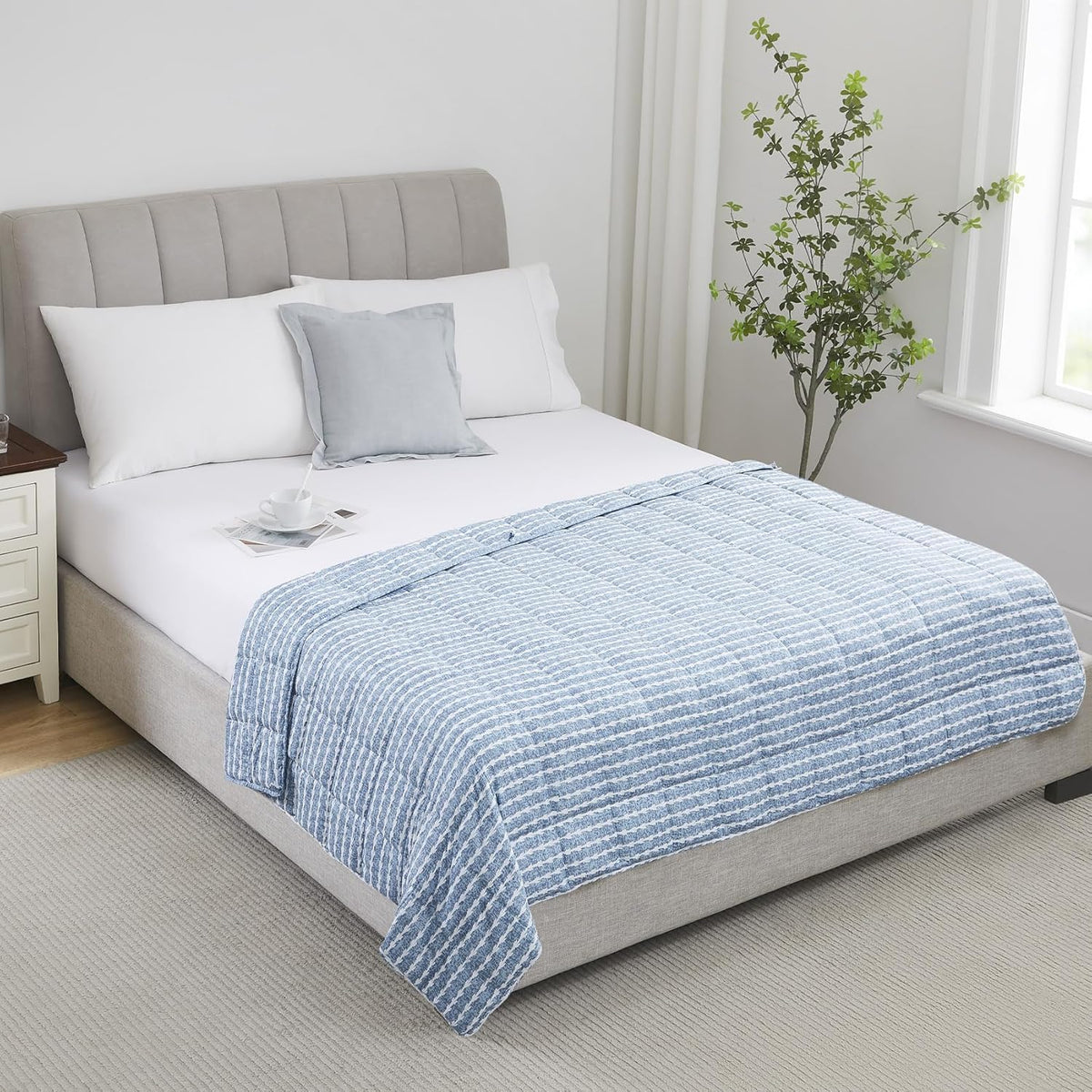 L'AGRATY Weighted Blanket - 48"x72" 20lbs Cooling Breathable Heavy Blanket Microfiber Material with Glass Beads for Adult All-Season Summer Fall Winter Soft Thick Comfort