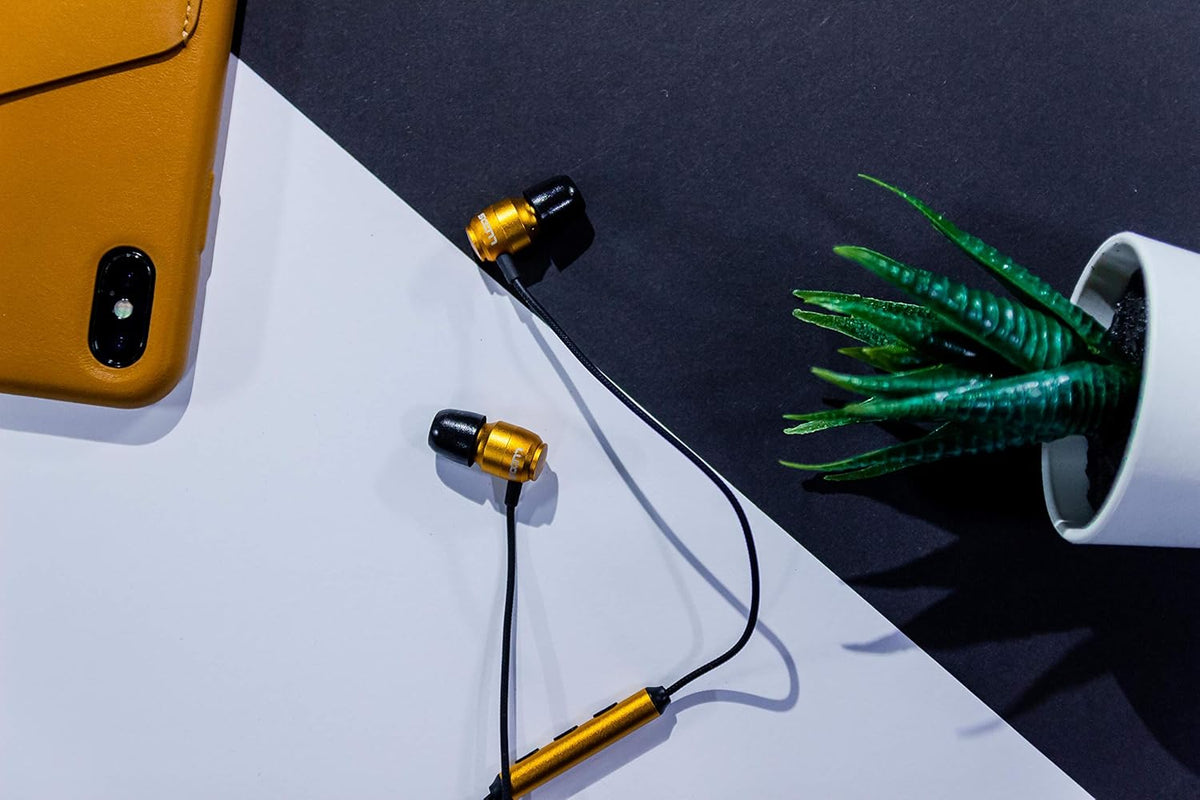 LUDOS Clamor Wired Earbuds in-Ear Headphones, 5 Years Warranty, Earphones with Microphone, Noise Isolating Ear Buds, Memory Foam for iPhone, Samsung, School Students, Kids, Women, Small Ears - Gold